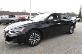 Used 2025  Nissan Altima SV FWD at Dutro Auto near Zanesville&comma; OH