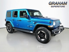 Used 2020  Jeep Wrangler Unlimited 4d SUV 4WD Sahara at Dutro Auto near Zanesville&comma; OH