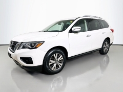 Used 2018  Nissan Pathfinder 4d SUV 4WD SV at Graham Auto Mall near Mansfield&comma; OH