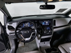 Used 2015  Toyota Sienna 4d Wagon XLE 8-Passenger at Dutro Auto near Zanesville&comma; OH