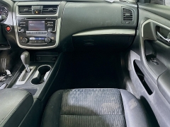 Used 2017  Nissan Altima 4d Sedan 2&period;5L SV at Dutro Auto near Zanesville&comma; OH