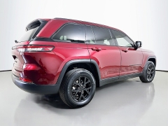 Used 2024  Jeep Grand Cherokee Altitude 4x4 at Graham Auto Mall near Mansfield&comma; OH
