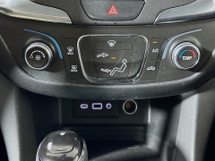 Used 2021  Chevrolet Equinox FWD 4dr LT w/1LT at Dutro Auto near Zanesville, OH