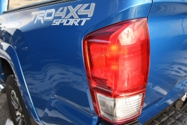 Used 2017  Toyota Tacoma 4WD Double Cab TRD Sport Auto at Graham Auto Mall near Mansfield&comma; OH