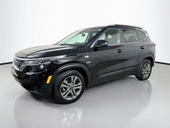 Used 2021  Kia Seltos 4d SUV AWD S at Graham Auto Mall near Mansfield&comma; OH