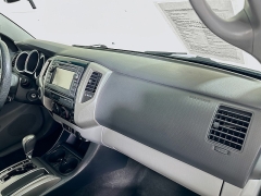 Used 2013  Toyota Tacoma 4WD Access Cab V6 Auto at Dutro Auto near Zanesville&comma; OH