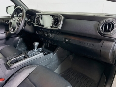Used 2022  Toyota Tacoma 4WD TRD Off Road Double Cab 5ft Bed V6 AT at Dutro Auto near Zanesville&comma; OH