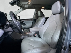 Used 2022  Toyota Highlander Hybrid Platinum AWD at Dutro Auto near Zanesville&comma; OH