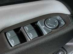 Used 2021  Chevrolet Equinox FWD 4dr Premier at Graham Auto Mall near Mansfield, OH