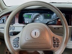 Used 2004  Lincoln Town Car 4d Sedan Signature at Graham Auto Mall near Mansfield&comma; OH