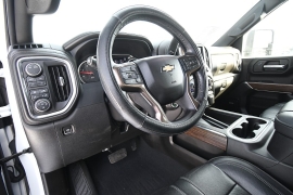 Used 2022  Chevrolet Silverado 2500HD 4WD Crew Cab 159" High Country Dsl at Dutro Auto near Zanesville&comma; OH