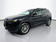 Used 2020  Jeep Cherokee 4d SUV 4WD Latitude Plus 2&period;4L at Dutro Auto near Zanesville&comma; OH