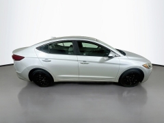 Used 2017  Hyundai Elantra 4d Sedan SE Auto at Graham Auto Mall near Mansfield&comma; OH