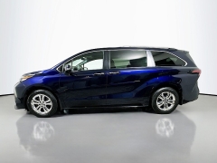 Used 2022  Toyota Sienna Platinum AWD 7-Passenger at Dutro Auto near Zanesville&comma; OH