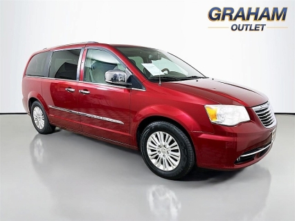 Used 2013 Chrysler Town & Country 4d Wagon Limited at Graham Automall near Mansfield, OH