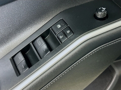 Used 2024  Toyota Highlander XLE AWD at Dutro Auto near Zanesville&comma; OH