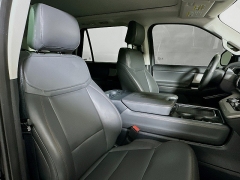 Used 2025  Ford Expedition Active 4x4 at Dutro Auto near Zanesville&comma; OH