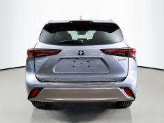 Used 2024  Toyota Highlander Hybrid Platinum AWD at Graham Auto Mall near Mansfield&comma; OH