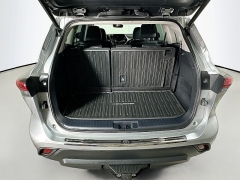 Used 2023  Toyota Highlander Hybrid XLE AWD at Graham Auto Mall near Mansfield, OH