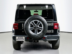 Used 2018  Jeep Wrangler Unlimited 4d SUV 4WD Sahara at Dutro Auto near Zanesville, OH