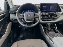 Used 2024  Toyota Highlander Hybrid Platinum AWD at Graham Auto Mall near Mansfield&comma; OH