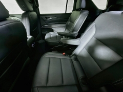 Used 2025  Chevrolet Traverse AWD 4dr LT w&sol;2LT at Dutro Auto near Zanesville&comma; OH
