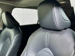 Used 2023  Toyota Highlander Hybrid XLE AWD at Dutro Auto near Zanesville&comma; OH