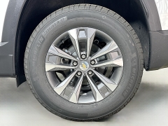 New 2026  Chevrolet Equinox AWD 4dr LT w&sol;2LT at Graham Auto Mall near Mansfield&comma; OH