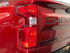 Used 2021  Chevrolet Silverado 1500 4WD Crew Cab 147" LT at Dutro Auto near Zanesville&comma; OH