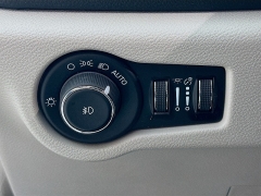 Used 2023  Chrysler Pacifica Hybrid Limited FWD at Dutro Auto near Zanesville&comma; OH