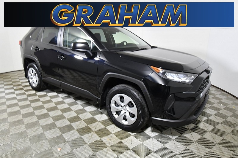 Used 2019  Toyota RAV4 4d SUV FWD LE at Graham Auto Mall near Mansfield, OH