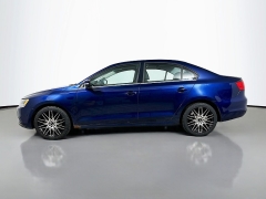 Used 2013  Volkswagen Jetta 4d Sedan SE Auto&sol;PZEV at Dutro Auto near Zanesville&comma; OH