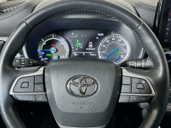 Used 2022  Toyota Highlander Hybrid Platinum AWD at Dutro Auto near Zanesville&comma; OH