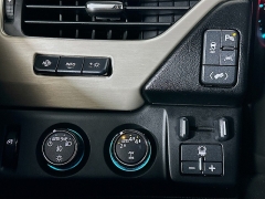 Used 2019  GMC Yukon XL 4d SUV 4WD Denali at Dutro Auto near Zanesville&comma; OH