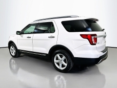 Used 2017  Ford Explorer 4d SUV 4WD XLT at Dutro Auto near Zanesville&comma; OH