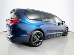 Used 2025  Chrysler Pacifica Limited FWD at Graham Auto Mall near Mansfield&comma; OH