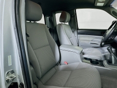 Used 2006  Toyota Tacoma 4WD Access Cab at Dutro Auto near Zanesville&comma; OH