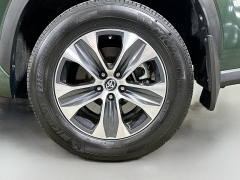 Used 2024  Toyota Highlander XLE AWD at Dutro Auto near Zanesville&comma; OH