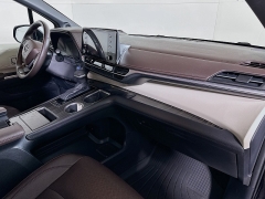 Used 2022  Toyota Sienna Platinum AWD 7-Passenger at Dutro Auto near Zanesville&comma; OH