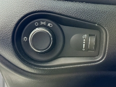 Used 2020  Jeep Renegade 4d SUV FWD Sport at Dutro Auto near Zanesville&comma; OH
