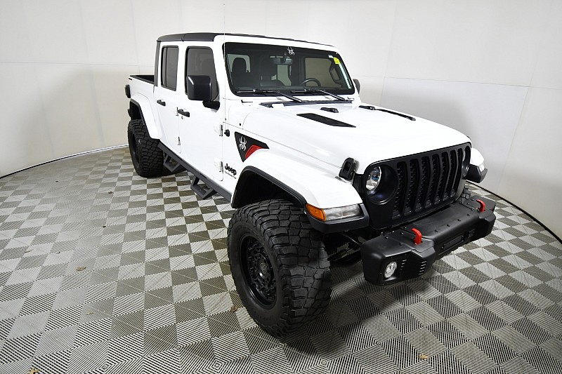 Used 2020  Jeep Gladiator Crew Cab Sport at Graham Auto Mall near Mansfield, OH