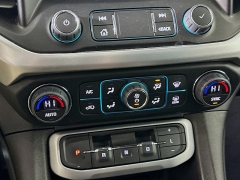 Used 2023  GMC Acadia AWD 4dr SLE at Graham Auto Mall near Mansfield, OH