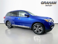 Used 2019  Nissan Pathfinder 4d SUV 4WD Platinum at Dutro Auto near Zanesville, OH