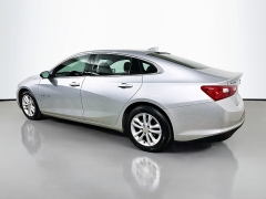 Used 2017  Chevrolet Malibu 4d Sedan LT at Graham Auto Mall near Mansfield&comma; OH