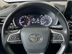 Used 2023  Toyota Highlander XLE AWD at Graham Auto Mall near Mansfield, OH