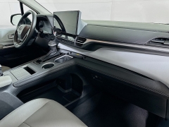 Used 2025  Toyota Sienna XLE Autono-MaaS FWD 7-Passenger at Dutro Auto near Zanesville&comma; OH