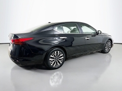 Used 2024  Nissan Altima 2&period;5 SV Sedan at Dutro Auto near Zanesville&comma; OH