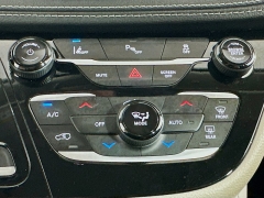 Used 2023  Chrysler Pacifica Hybrid Limited FWD at Dutro Auto near Zanesville&comma; OH