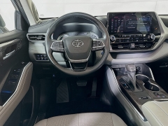 Used 2022  Toyota Highlander Hybrid Platinum AWD at Dutro Auto near Zanesville&comma; OH