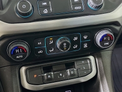 Used 2023  GMC Acadia FWD 4dr SLE at Dutro Auto near Zanesville&comma; OH